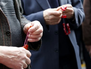 ΕΚΑΣ: 50.000 δικαιούχοι χάνουν το επίδομα - 185.000 παίρνουν έως 35 ευρώ